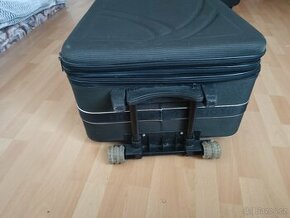 Cestovní zavazadlo na kolečkách