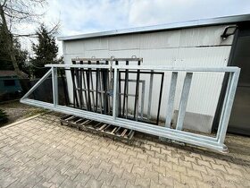 Samonosná posuvná brána 4,2/1,5 leva