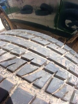Prodám 255/65R16