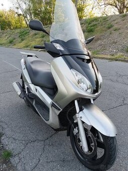 Yamaha X-max 250