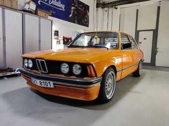 BMW E21 318is