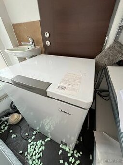 Pultový mrazák MIDEA MDRC207SLF01G