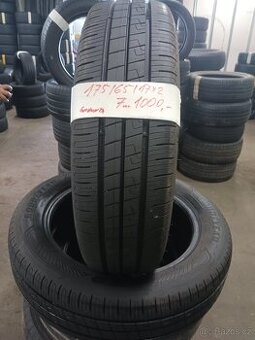 Prodám dva kusy letních pneu 175/65/17.Goodyear.