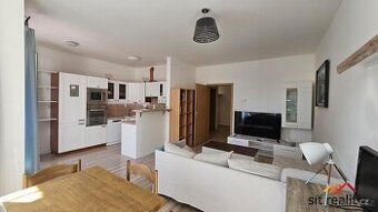 Prosluněný byt 2+kk s balkonem, 70 m2, garáž, P8.Libeň, klid