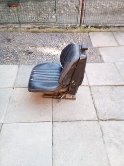 Sedačka do traktoru