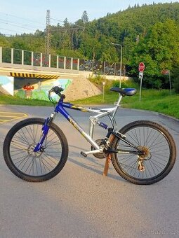 Celoodpružené horské kolo Mongoose