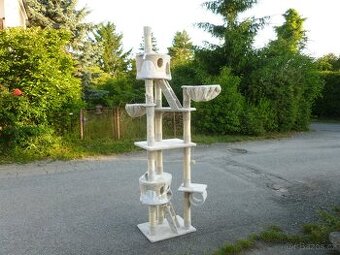 Škrabadlo strom odpočívadlo