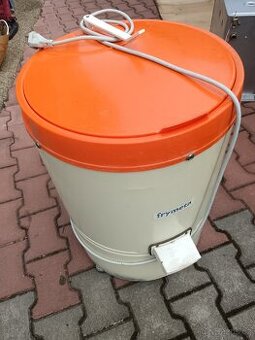 Náchod, ždímačka na 4 kg.
