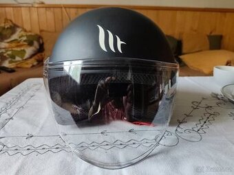 HELMA NA SKŮTR (MOTOCYKL)
