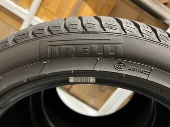 PIRELLI Winter Sottozero 3 275/40 R18