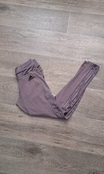 Hezké dámské legíny Adidas