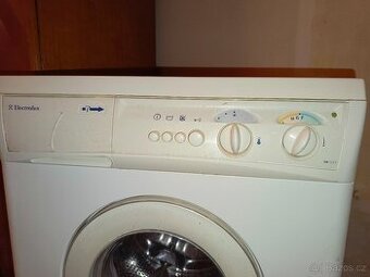 Pračka starší Brno Merhautova