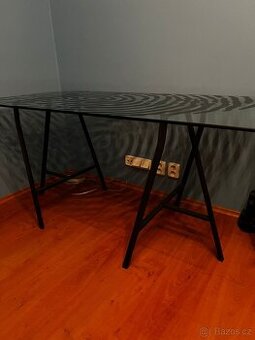 Prodám skleněný stůl - 1