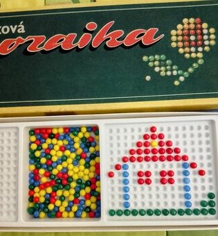 RETRO PERLIČKOVÁ MOZAIKA cca r. 1980 ŽELEZNOBRODSKÉ SKLO