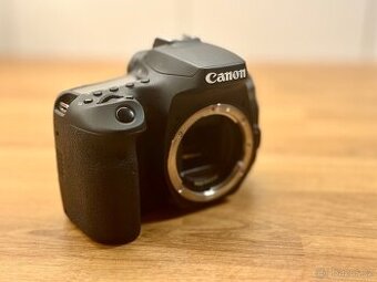 Canon EOS 6D mark ii, málo používaný, vypadá jako nový
