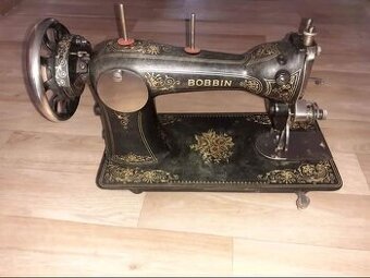 Starožitný šicí stroj Bobbi
