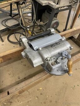 Tesařský hoblík -vajíčko