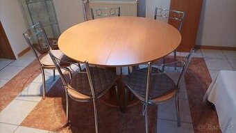 Jídelní stůl a 5 židlí