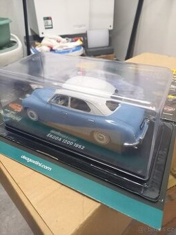 Modely autíček, nákladních aut, autobusů, motorek