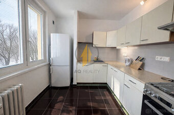 Prodej bytu 2+1 se zasklenou lodžií o CP 65 m2 v Jičíně