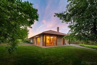 MIROŠOVICE - DŮM S VÝJIMEČNÝM KOUZLEM - 1