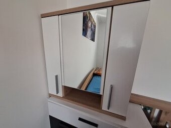 Zrcadlová skříňka