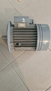 Třífázový asynchronní motor 1,1 kW