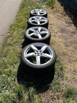 Prodám alu Audi 5x112 r19 zimní pneu