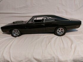 Prodám Dodge charger 1:8 Fast & furious - 1