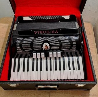 Akordeon harmonika VICTORIA 96 basů