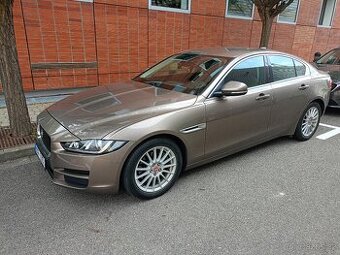 Jaguar XE, výjimečný nájezd a v akci
