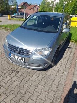 Volkswagen Touran 1.9 tdi s vadným motorem typ bls - 1
