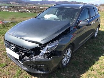 Hyundai i30 kombi 1,5 DPi, POJAZDNÉ, 2022, 23tkm