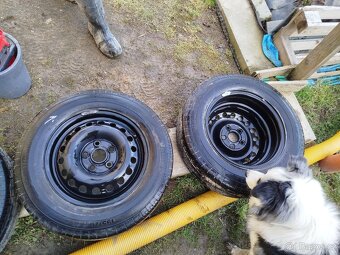 Plechové disky s pneumatikami z T4 rozteč 5x112