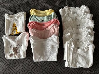 13 triček vel 62 (vše H&M) - nepoužité