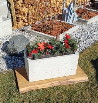 Betonový květináč 60x30x30