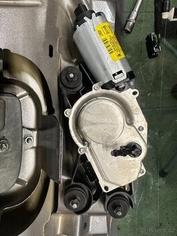 Seat Altea motorek zadního stěrače