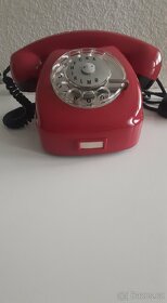 Starý telefon Tesla T 65S