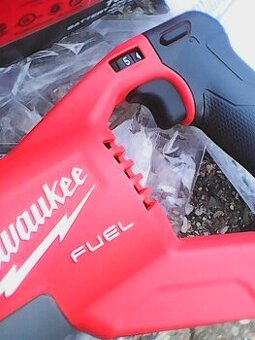 Milwaukee M18 FSX-0 pilka ocaska
