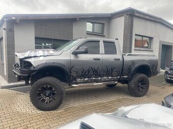 Dodge Ram 5.7 4x4 MONSTER LIFT 2013 r.v