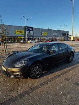 Porsche Panamera 4 2019