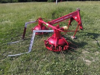 Univerzální 2 rotorový obraceč a shrnovač Pötinger