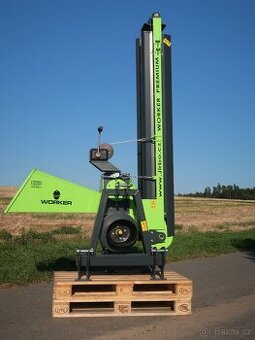 štěpkovac špalíkovač za traktor do120mm s dopravnikem