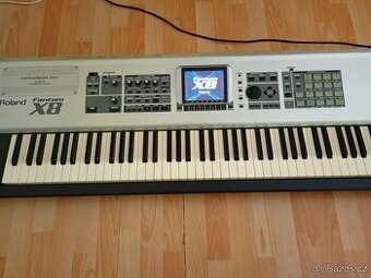 Roland fantom x8