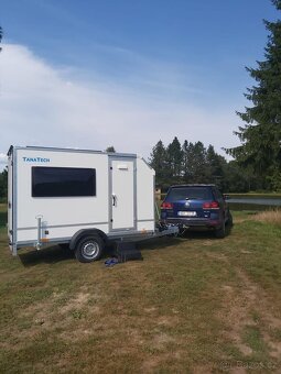 Přívěs na motorku - nezávislý karavan