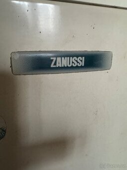 Zanussi malá lednice s mrazákem
