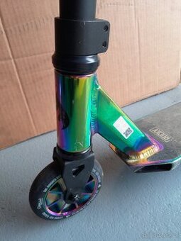 Koloběžka freestyle Chilli Rocky Neochrome