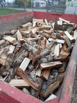 Palivové dřevo štípané