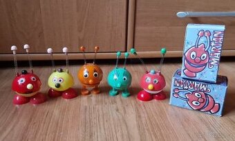 Příručka 1000 MB,teploměr,marťan VD Maják, kývací tučňák aj.