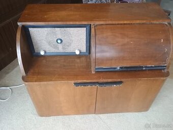 Skříňový gramofon Supraphon H 13-50, zachovalý